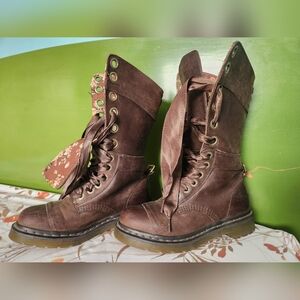 Dr. Martens Triumph Floral 1914 Combat Boots NEW🤠🐎💕